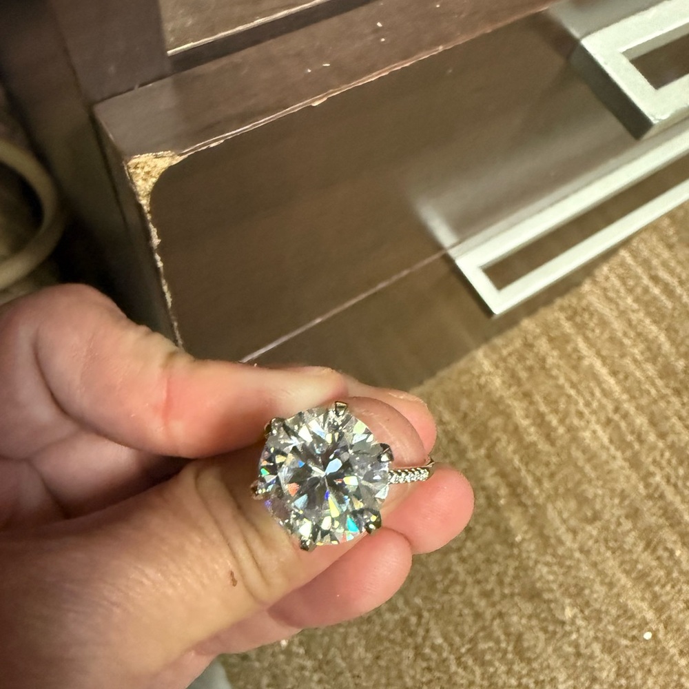 Elegant Silver Women's Ring